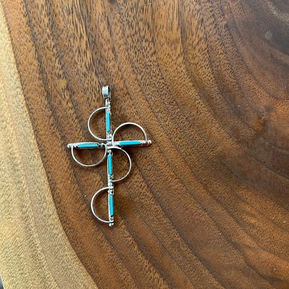 Zuni Petit Needle Point Turquoise Cross Pendant - Picture 4 of 4